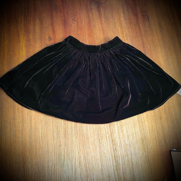 American Apparel Black Velvet Kids Skirt - Picture 1 of 4
